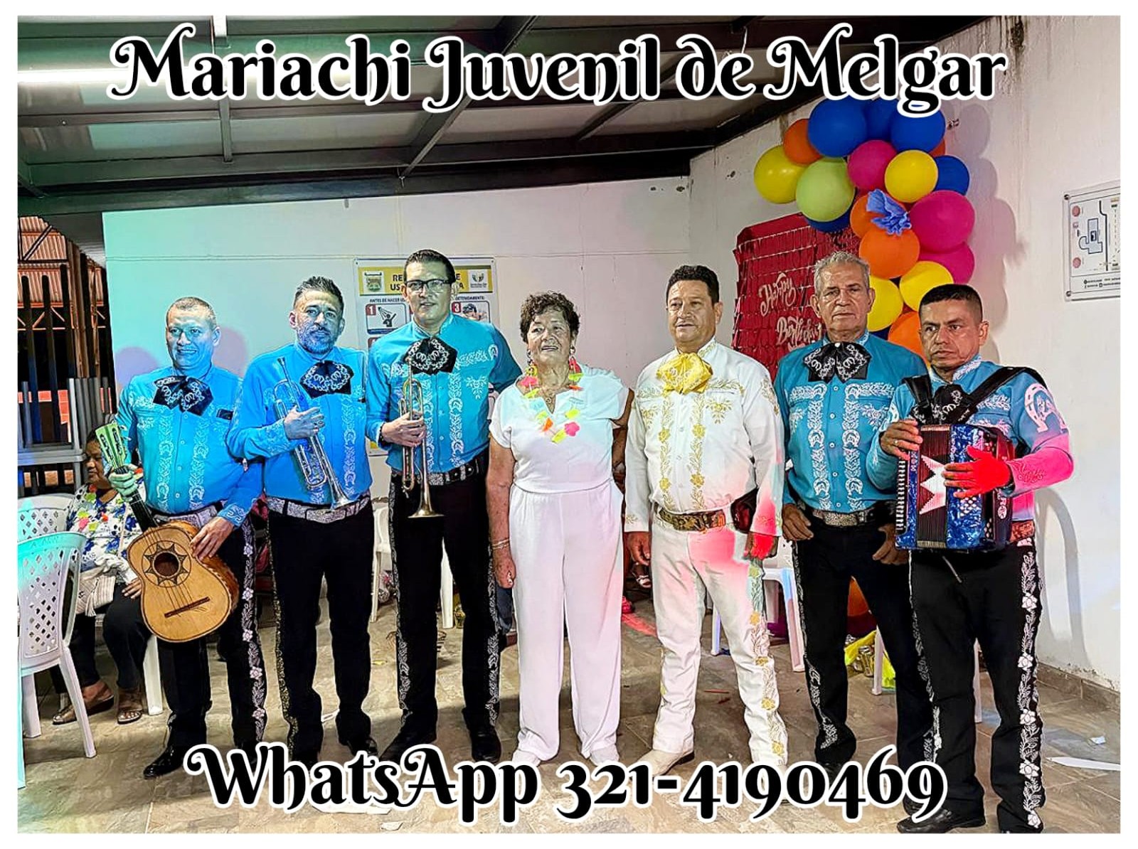 Mariachi Juvenil de Melgar tocando